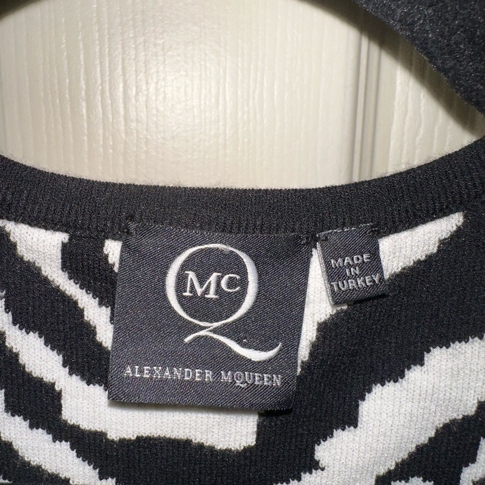 McQ Alexander McQueen Black and White animal print knit Mini Dress S - Picture 2 of 6